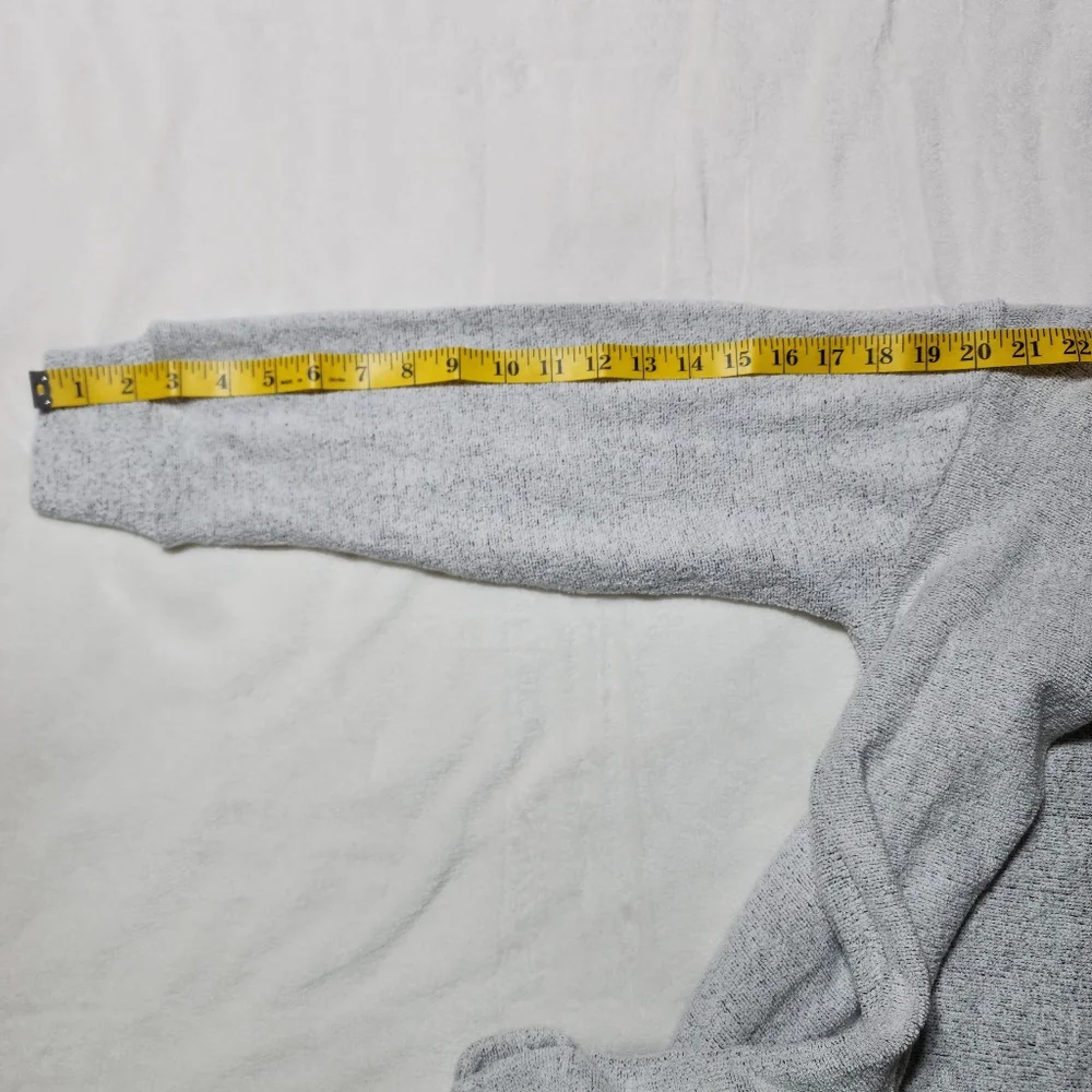 Royce Gray Crew Neck Sweater Size Small